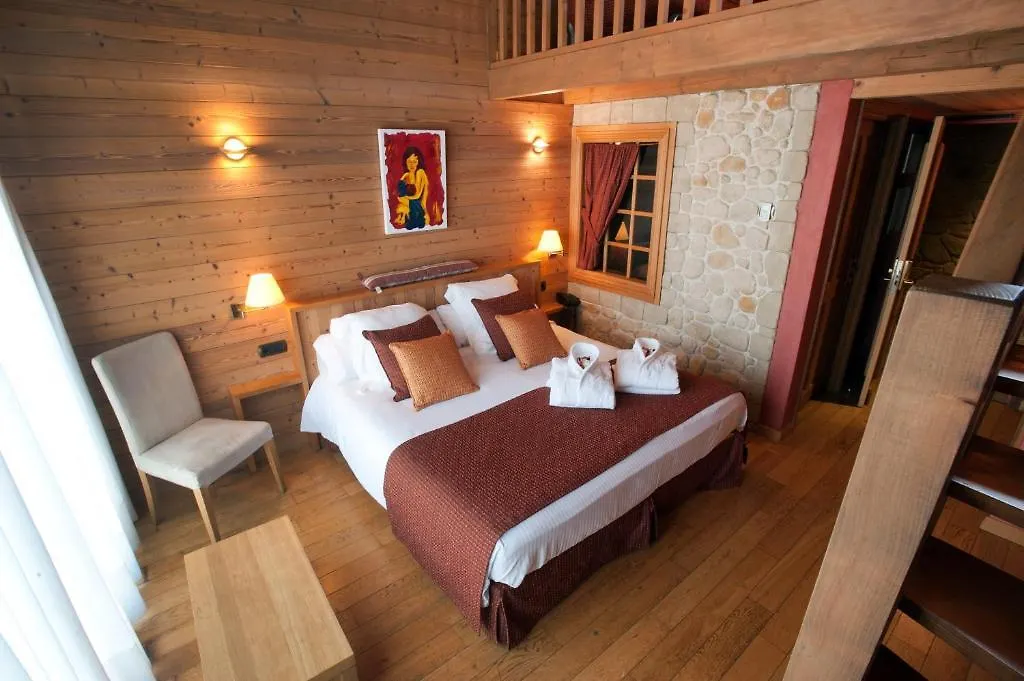 ***  Hotel La Placa Garriguella Spain